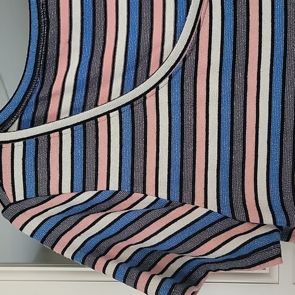 Striped T-Shirt fitted dress. Stretchy with gold shimmer - Picture 2 of 4